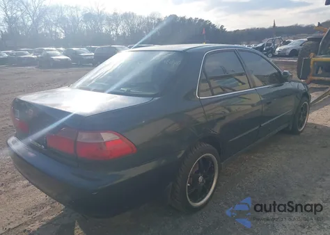 2000 Honda Accord 2.3 Se from USA, damaged, VIN 1HGCG669XYA115715